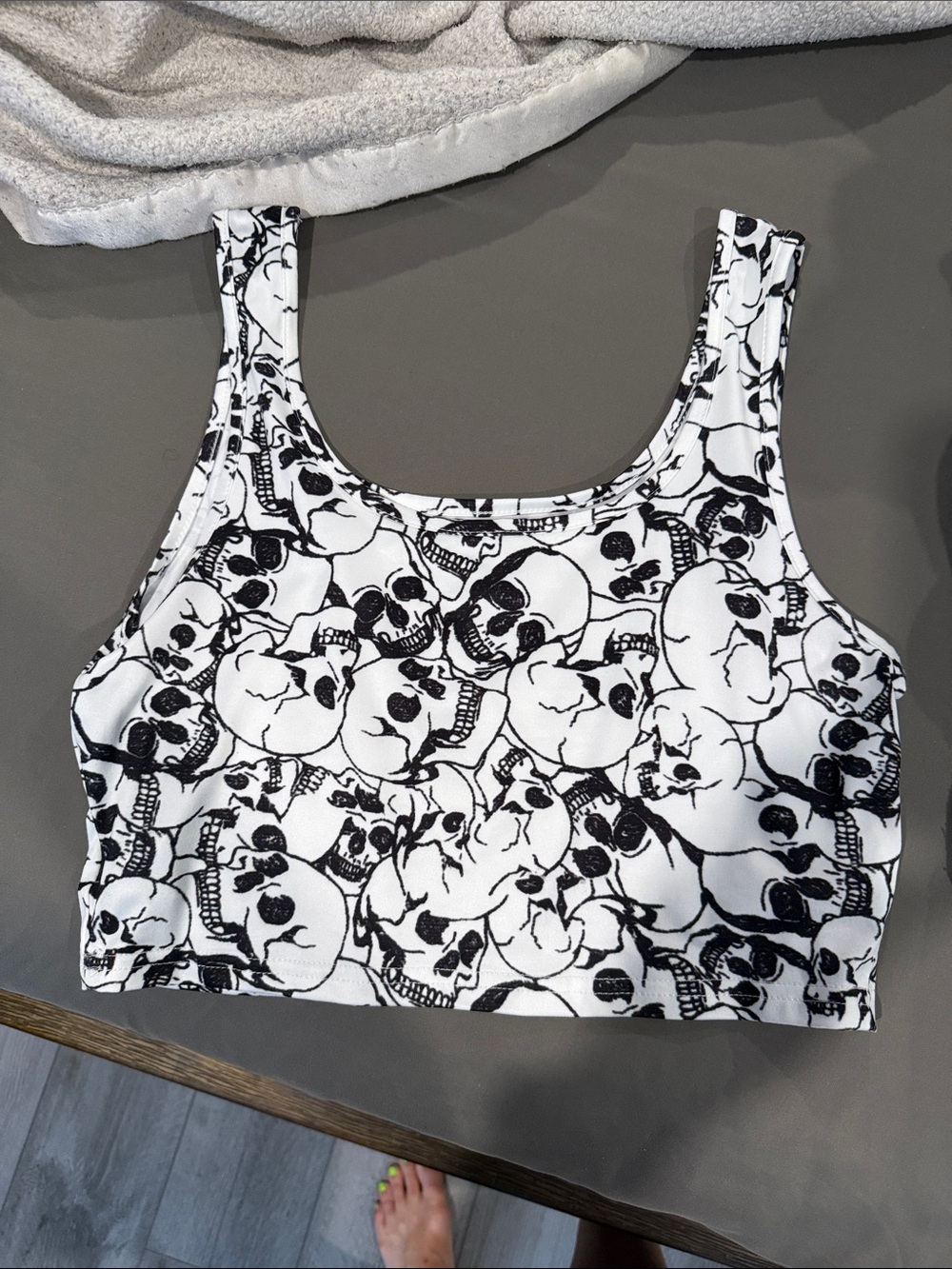 Skeleton cropped tank top